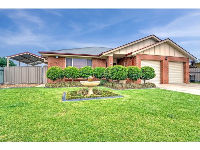66 Jack Avenue, Mount Austin NSW 2650