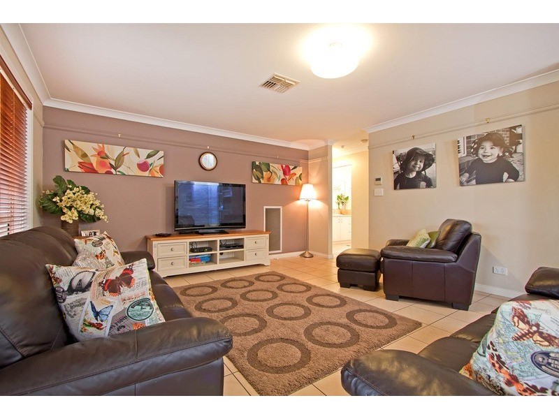 66 Jack Avenue, Mount Austin NSW 2650