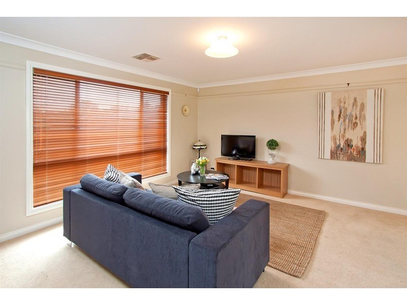 66 Jack Avenue, Mount Austin NSW 2650