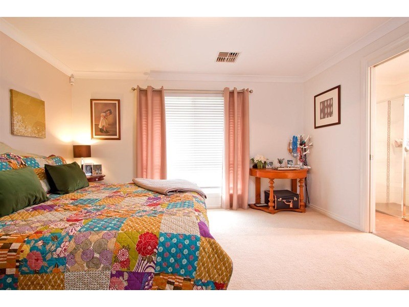 66 Jack Avenue, Mount Austin NSW 2650