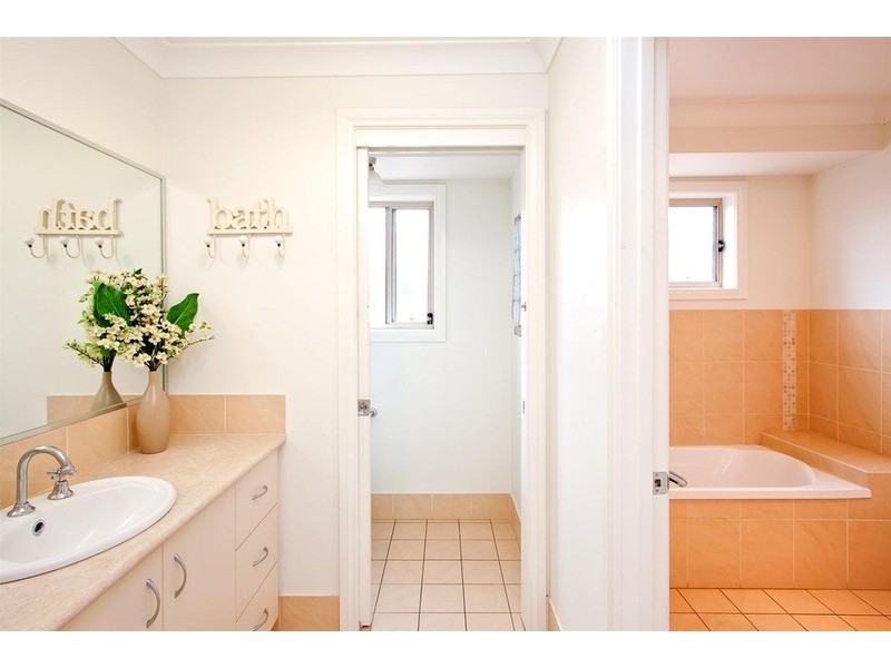 66 Jack Avenue, Mount Austin NSW 2650
