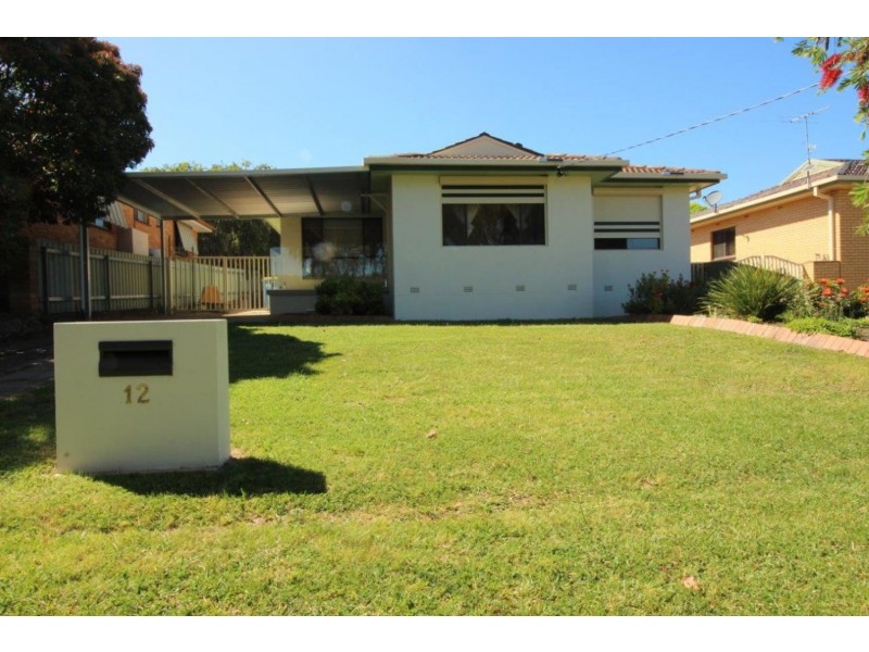 12 Banks Avenue, Kooringal NSW 2650