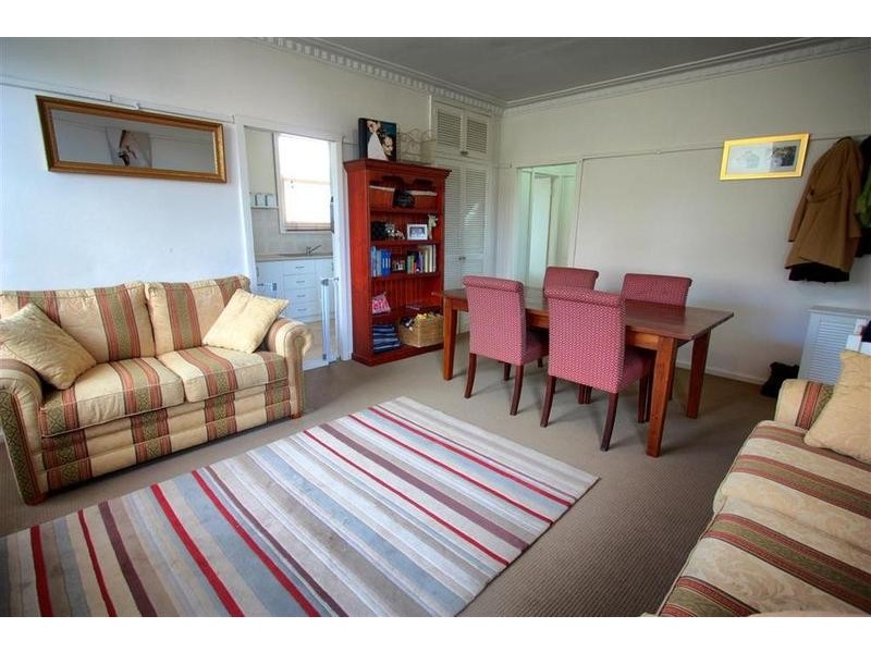 8 Margaret Avenue, Mount Austin NSW 2650