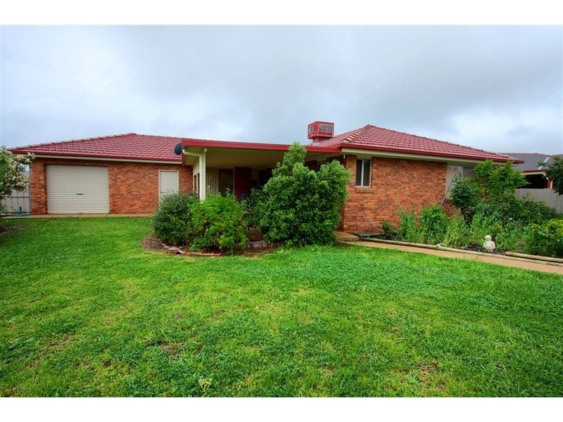 21 Nunkeri Street, Glenfield Park NSW 2650