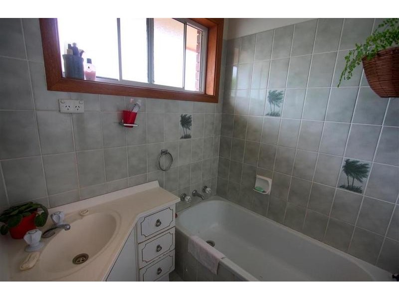 13 John Street, The Rock NSW 2655