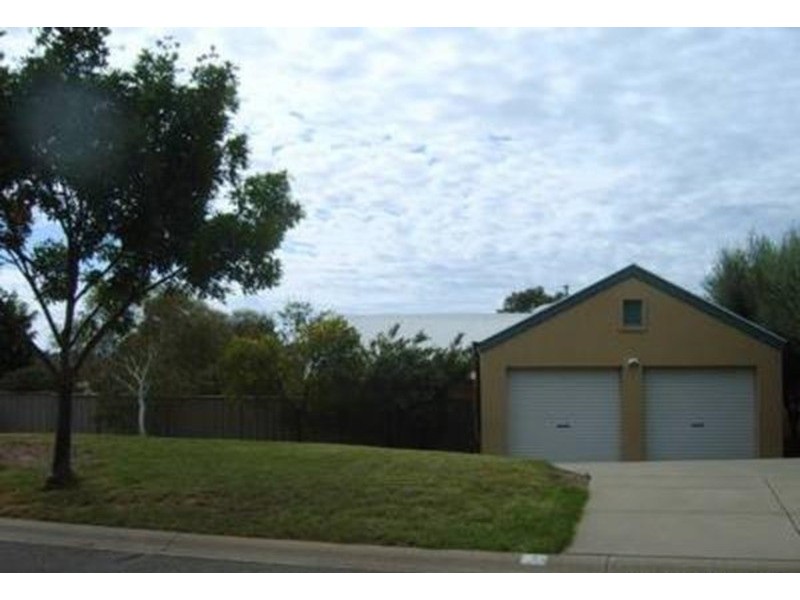 2 Galleon Place, Estella NSW 2650