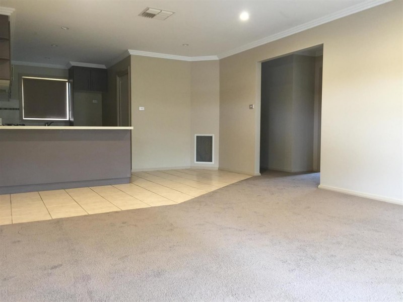 1/5 Barton Street, Lloyd NSW 2650