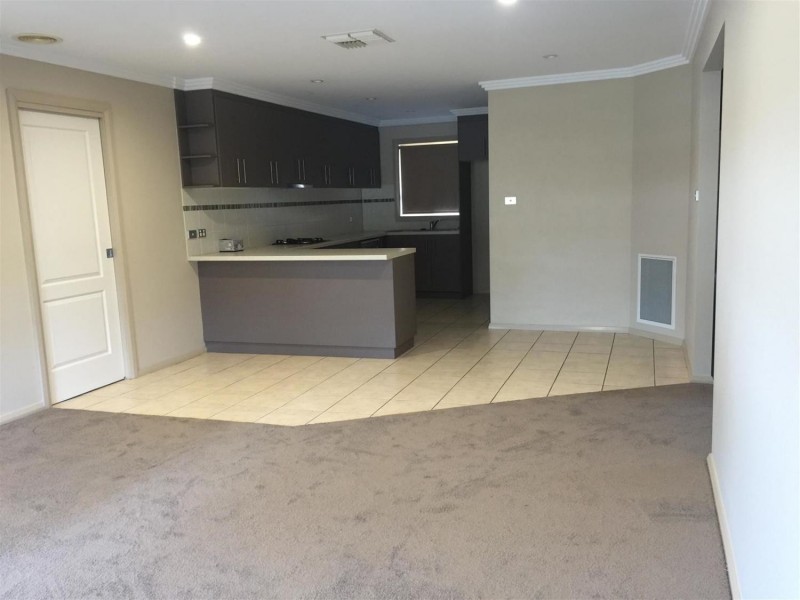 1/5 Barton Street, Lloyd NSW 2650