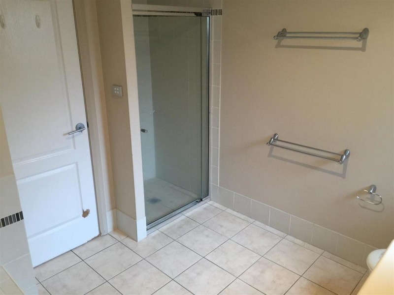 1/5 Barton Street, Lloyd NSW 2650