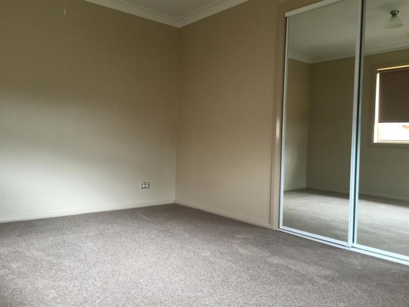 1/5 Barton Street, Lloyd NSW 2650