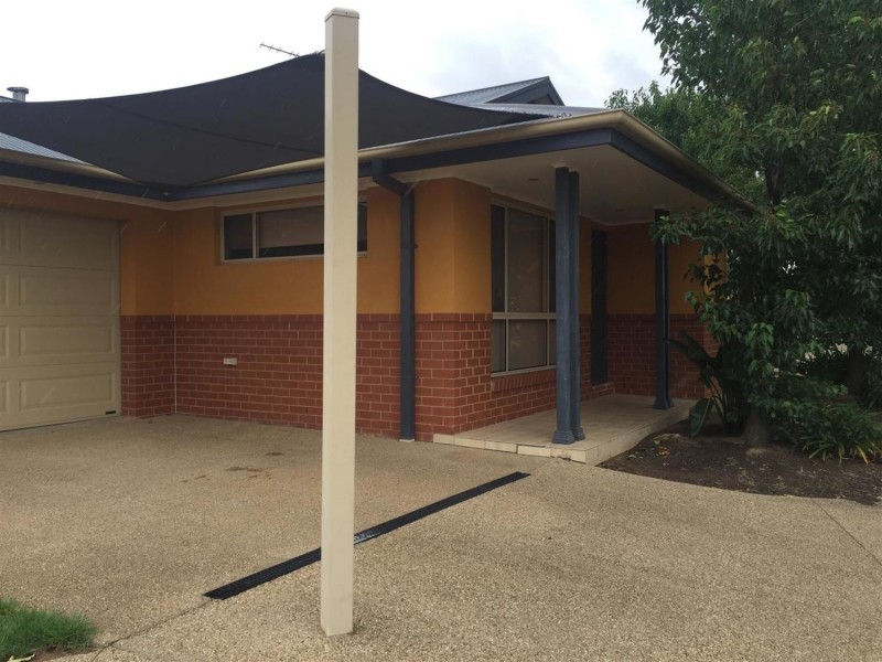 1/5 Barton Street, Lloyd NSW 2650