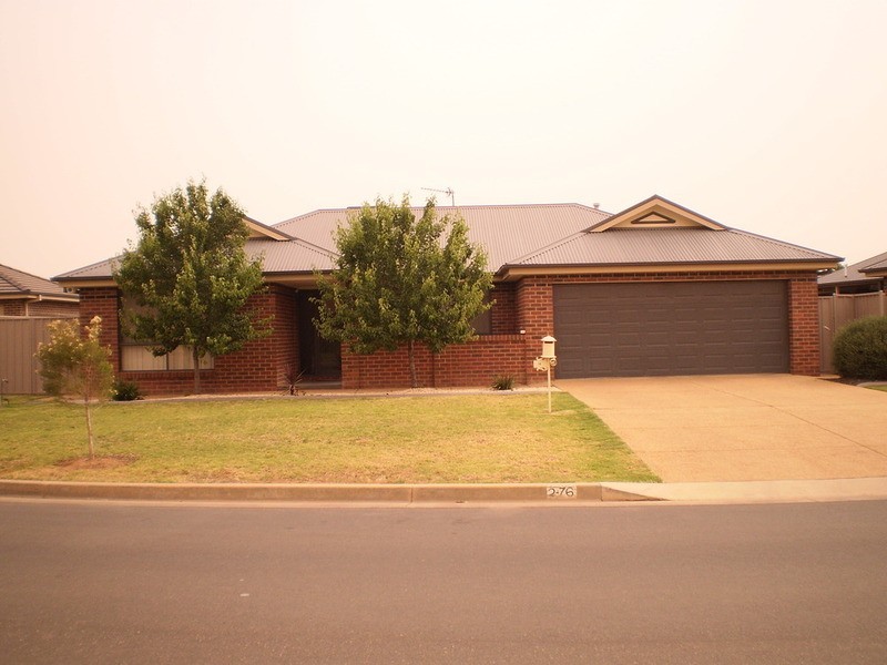 2/76 Jack Avenue, Mount Austin NSW 2650