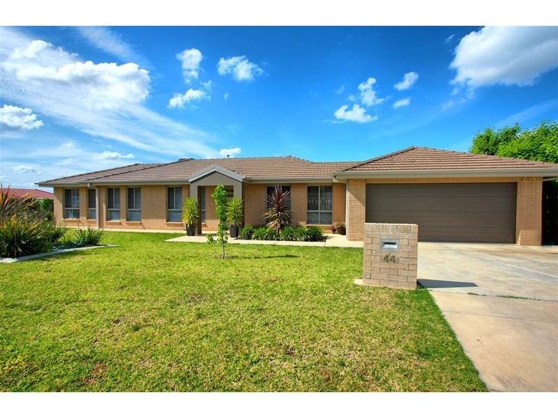 44 Nunkeri Street, Glenfield Park NSW 2650