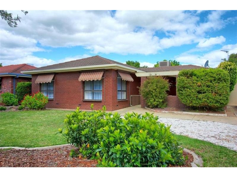 50 Maple Road, Lake Albert NSW 2650