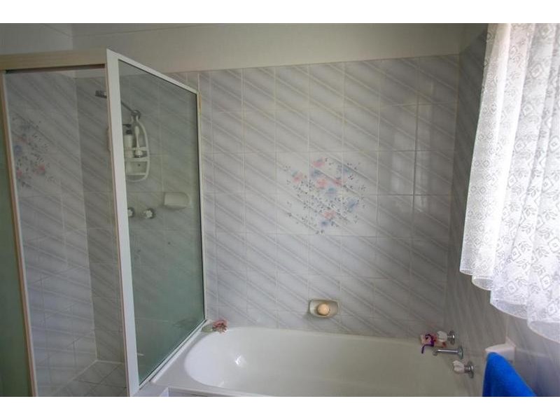 50 Maple Road, Lake Albert NSW 2650