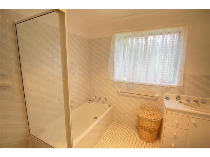 50 Maple Road, Lake Albert NSW 2650
