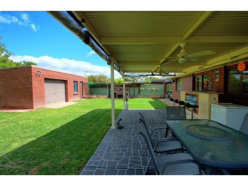 50 Maple Road, Lake Albert NSW 2650