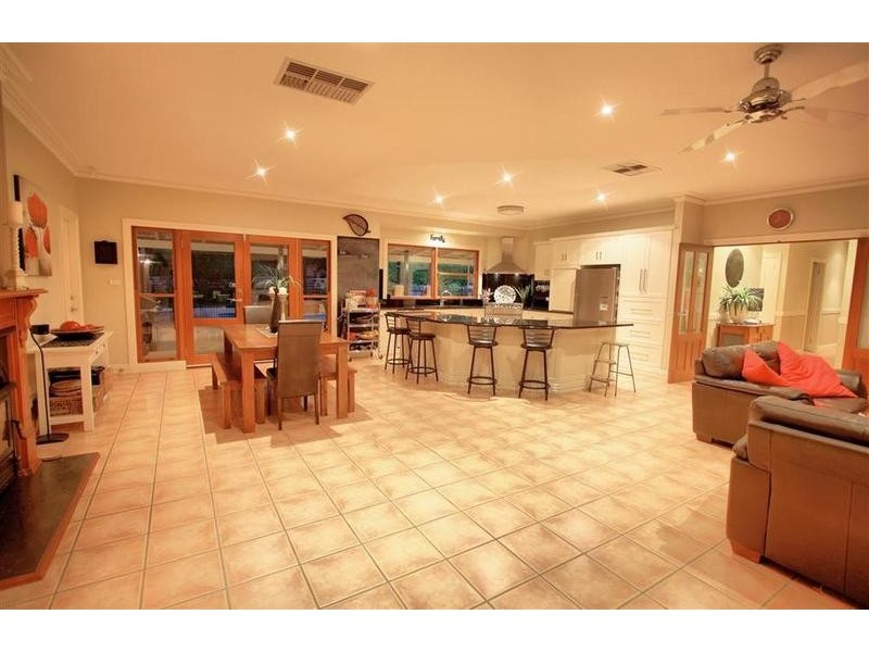 5 Viola Place, Springvale NSW 2650