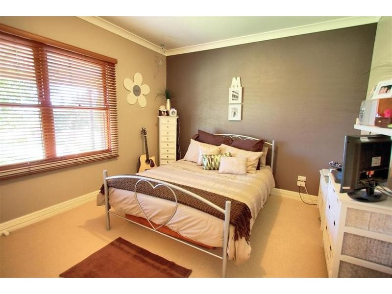 5 Viola Place, Springvale NSW 2650