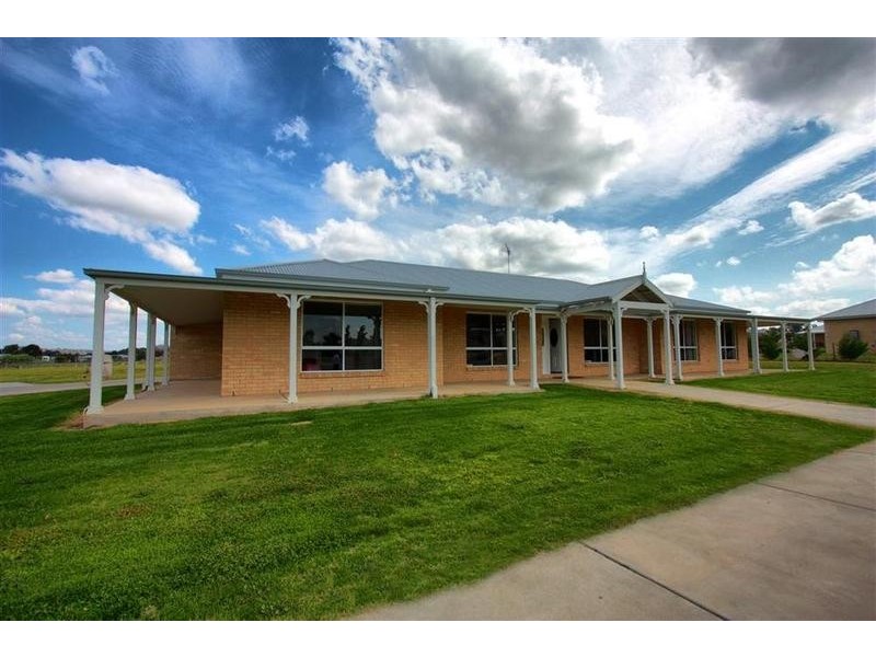 1 Hovea Place, Springvale NSW 2650