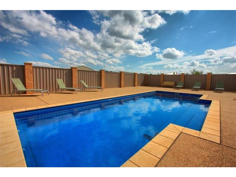 1 Hovea Place, Springvale NSW 2650