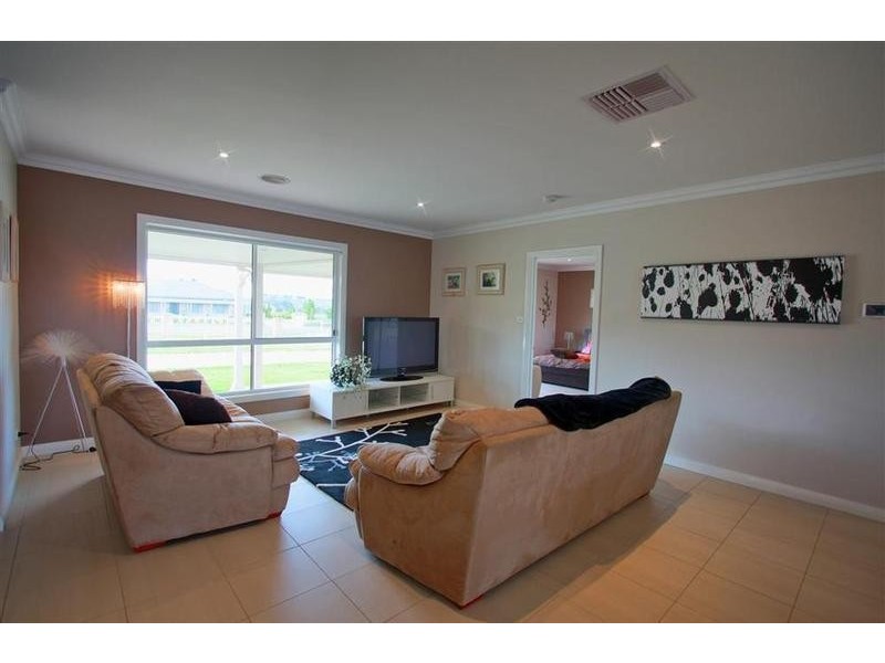 1 Hovea Place, Springvale NSW 2650