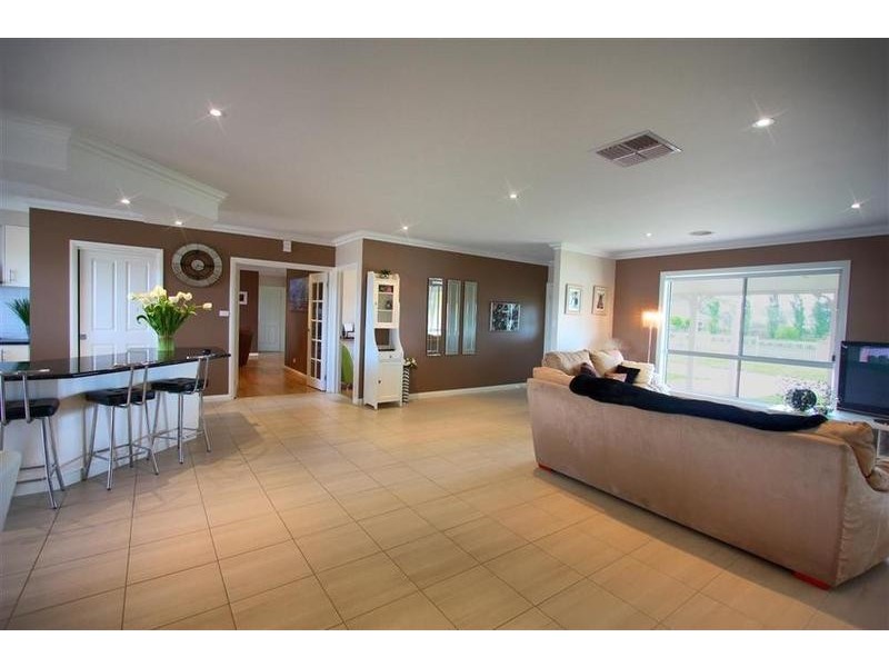 1 Hovea Place, Springvale NSW 2650