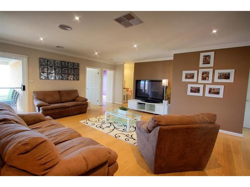 1 Hovea Place, Springvale NSW 2650