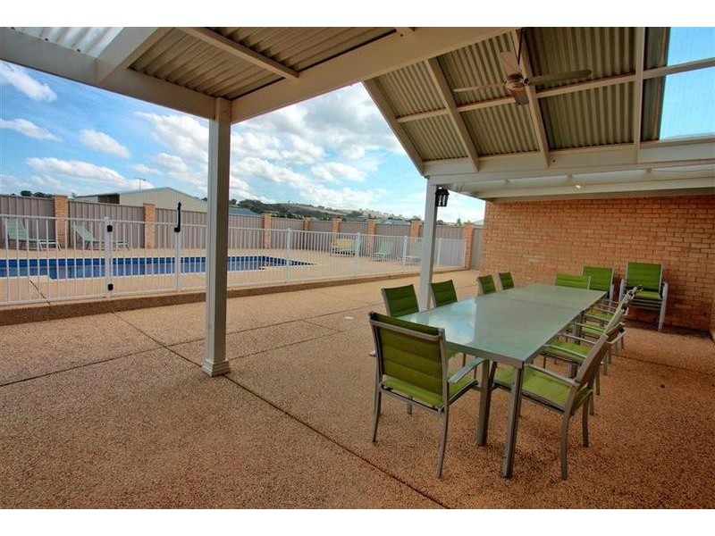 1 Hovea Place, Springvale NSW 2650