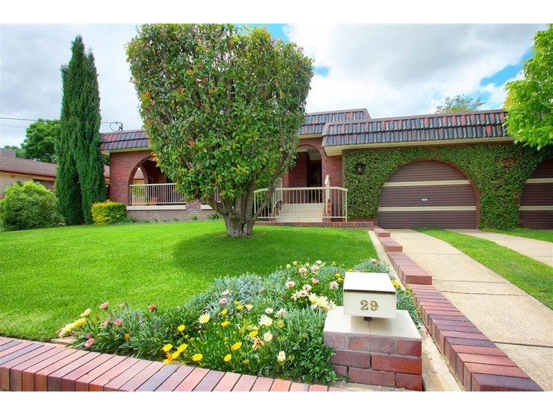 29 Kilpatrick Street, Kooringal NSW 2650