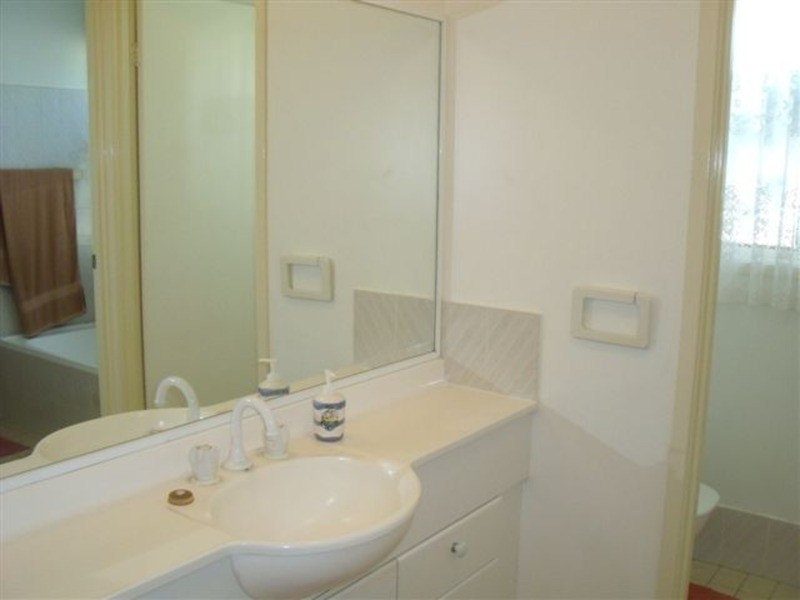 6D Frances Court, Ashmont NSW 2650