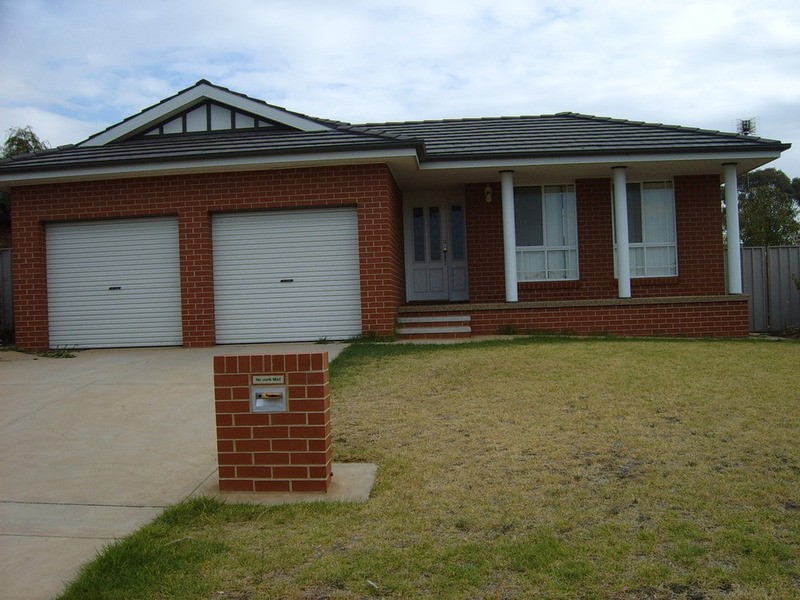 2 Bourkelands Drive, Bourkelands NSW 2650