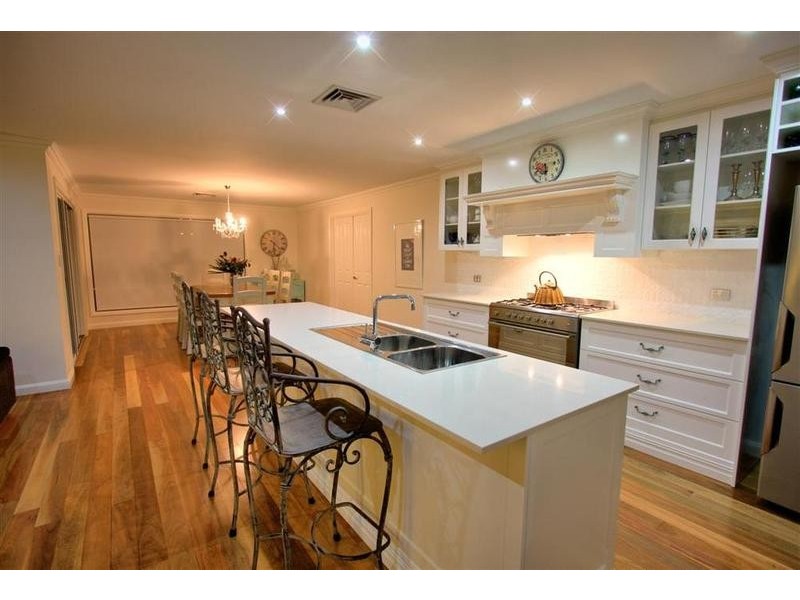 5 Greenway Street, Lloyd NSW 2650