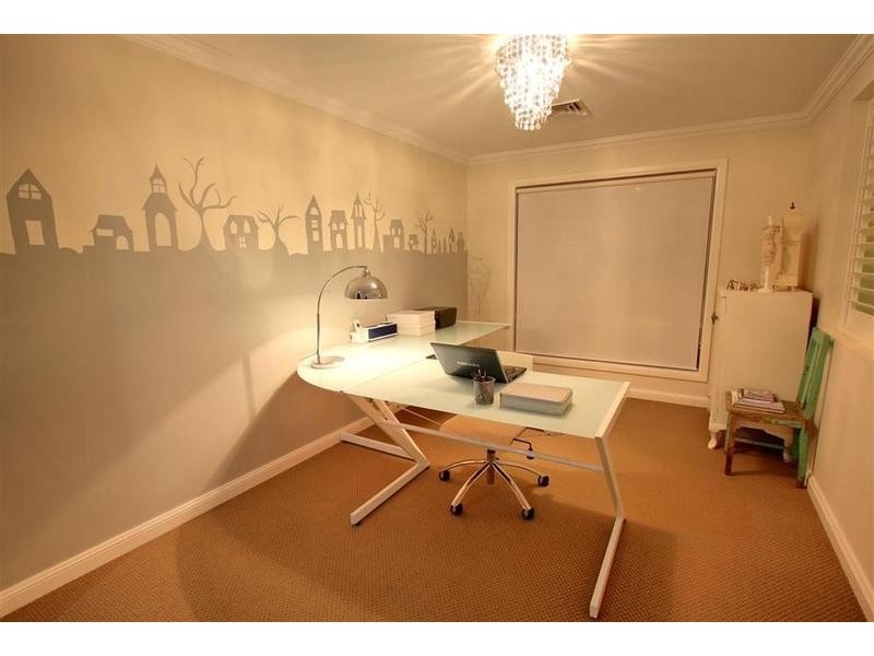 5 Greenway Street, Lloyd NSW 2650