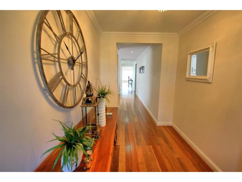5 Greenway Street, Lloyd NSW 2650