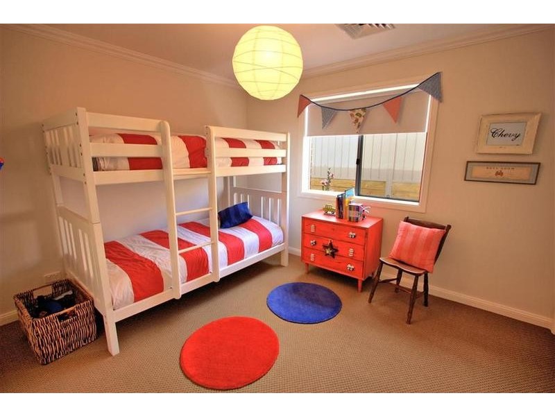 5 Greenway Street, Lloyd NSW 2650