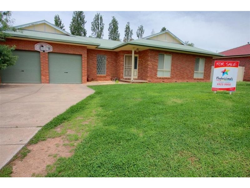 40 Lamilla Street, Glenfield Park NSW 2650