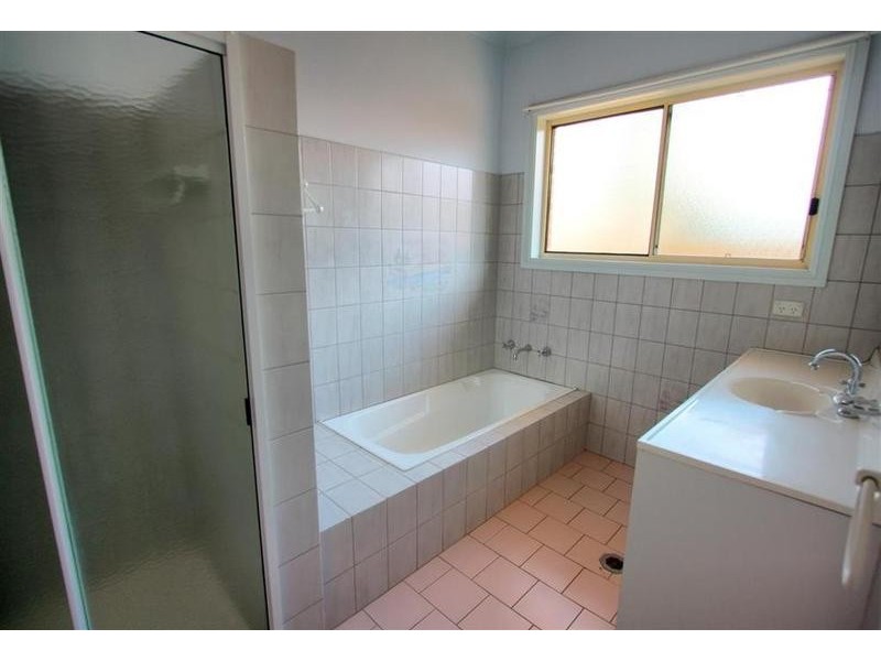 40 Lamilla Street, Glenfield Park NSW 2650