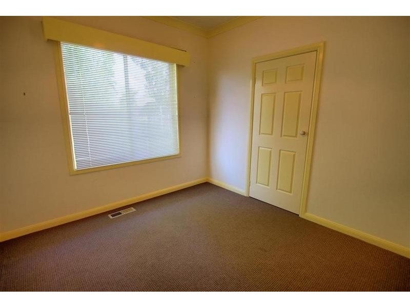 40 Lamilla Street, Glenfield Park NSW 2650