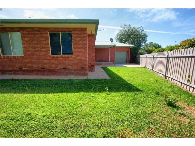 40 Lamilla Street, Glenfield Park NSW 2650