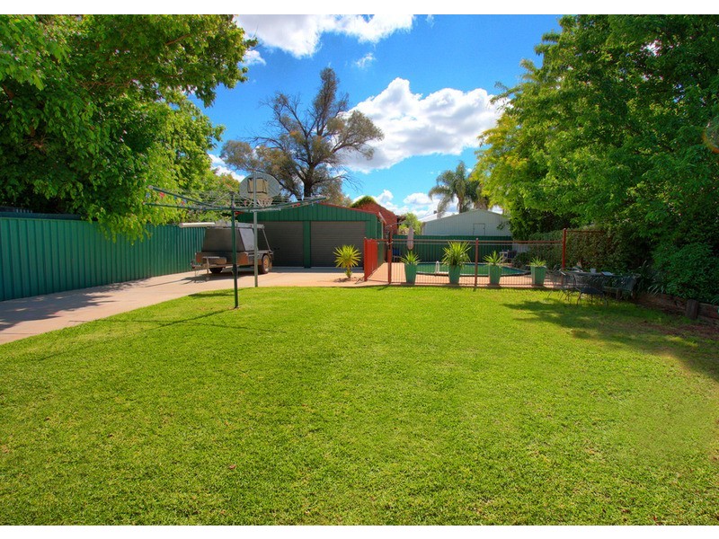 8 Dalton Street, Turvey Park NSW 2650