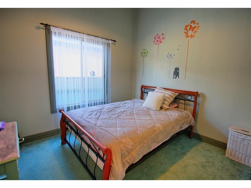 32 Kildare Avenue, Turvey Park NSW 2650