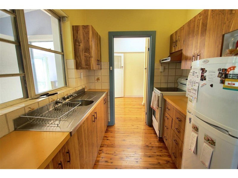 80 Bourke Street, Turvey Park NSW 2650