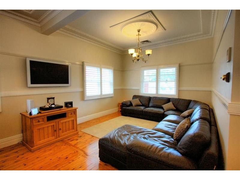 73  Coleman Street, Turvey Park NSW 2650