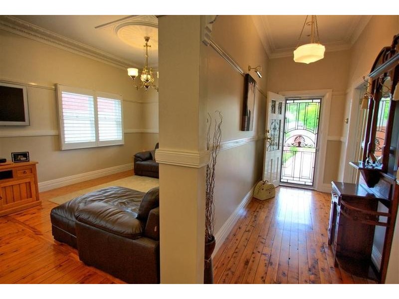 73  Coleman Street, Turvey Park NSW 2650