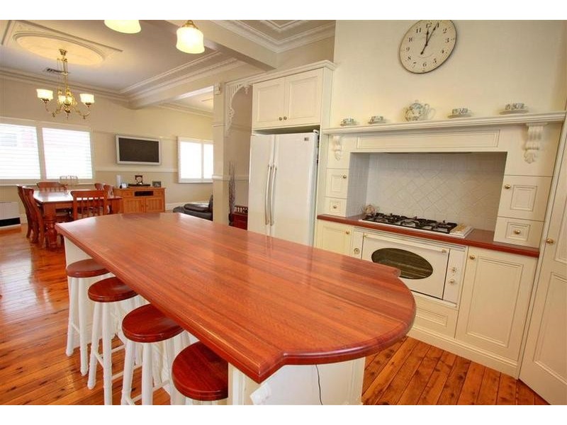 73  Coleman Street, Turvey Park NSW 2650
