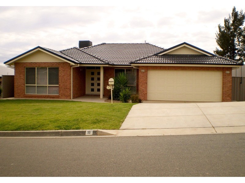 11 Werribee Road, Bourkelands NSW 2650