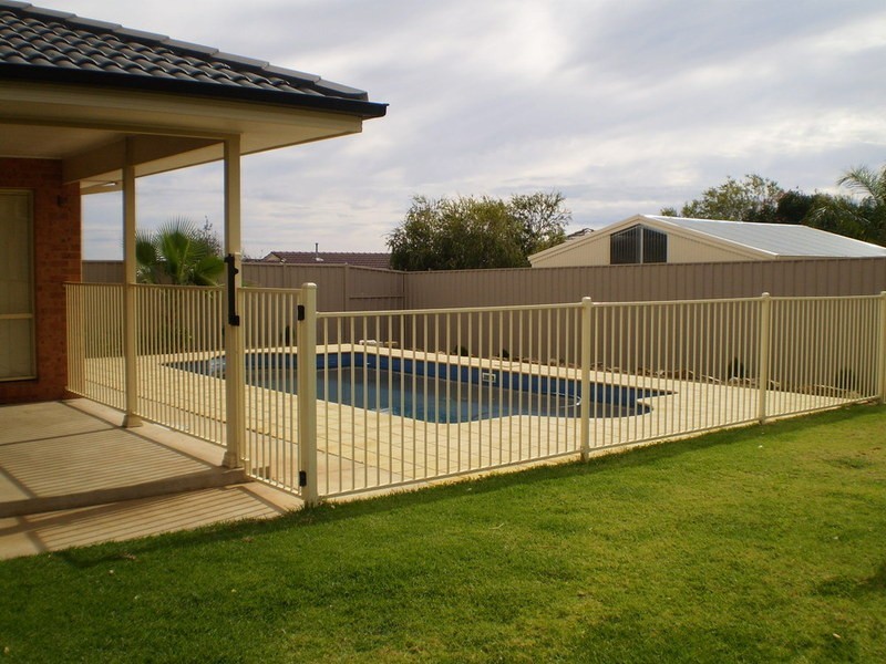 11 Werribee Road, Bourkelands NSW 2650
