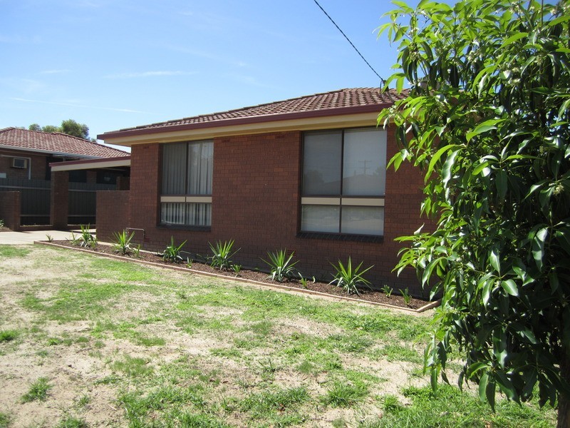 5 Hume Street, Lake Albert NSW 2650