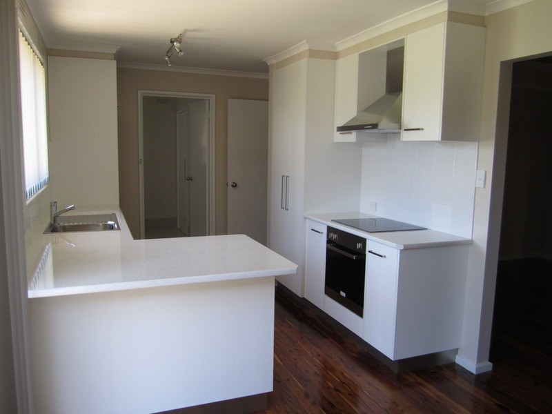 5 Hume Street, Lake Albert NSW 2650